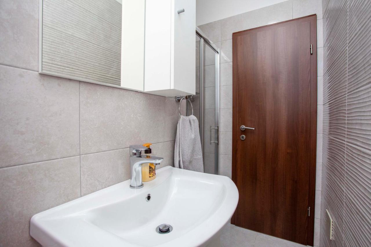 Apartmani Marica Plomin Eksteriør bilde